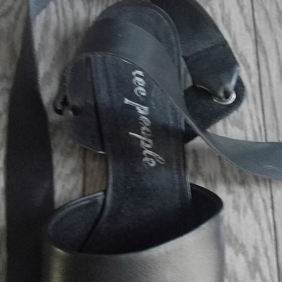 Beautiful genuine leather shoes by free people - Picture 3 of 12